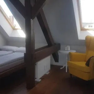 Apartment Helle Dachgeschosswohnung Für 8 Personen In Zentraler Lage, Berlin